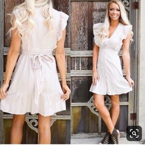 Lace Cactus Essue Sahara taupe ruffle sleeve dress